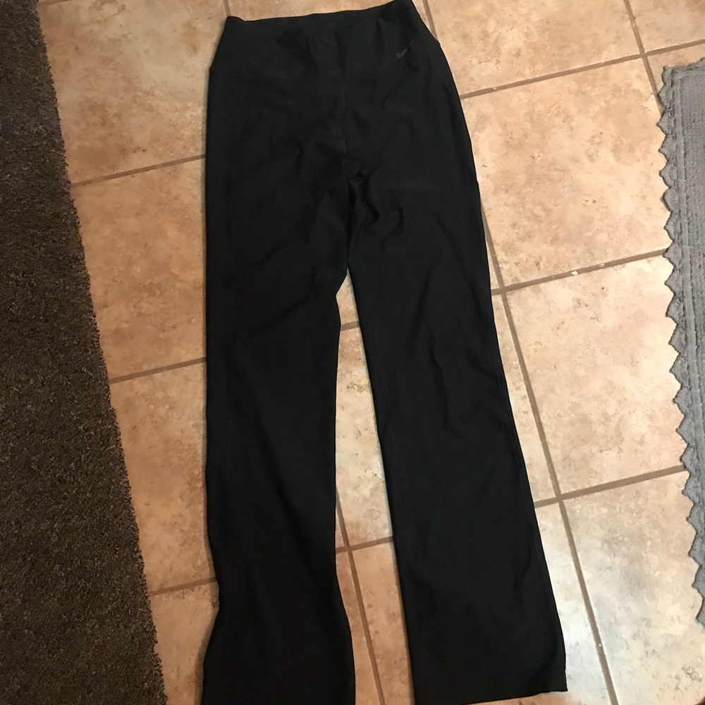 NWOT Nike dry fit yoga pants